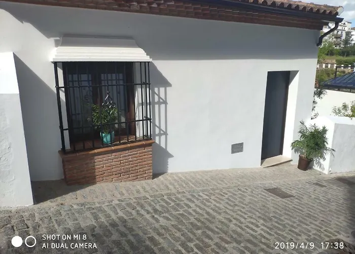 Apartamentos Cantareria, Rosa Mosqueta